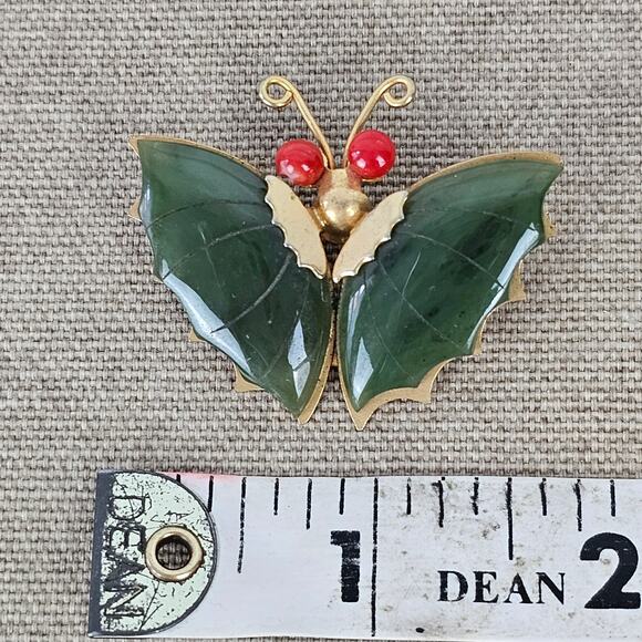 Vintage MCM Jade and coral butterfly pin goldtone brooch - Picture 4 of 5